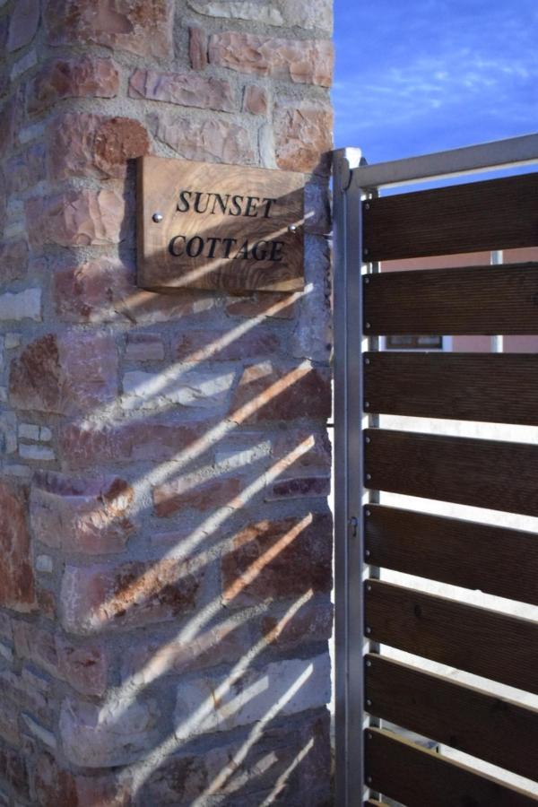 קסאמיל Sunset Cottage 1 מראה חיצוני תמונה